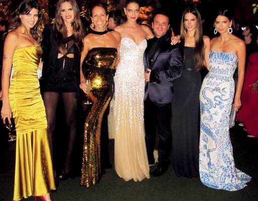 Isabeli Fontana, de Dolce & Gabanna, Izabel Goulart, de Givenchy, Andrea Dellal, Ana Beatriz Barros, de M&Guia, Matheus Mazzafera, Alessandra Ambrosio, de Calvin Klein, e Fernanda Motta, de M&Guia - GETTY IMAGES