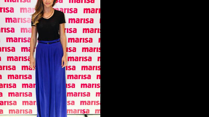 Grazi Massafera usa calça pantalona da grife Carlos Miele Jeans - Manuela Scarpa/Photo Rio News