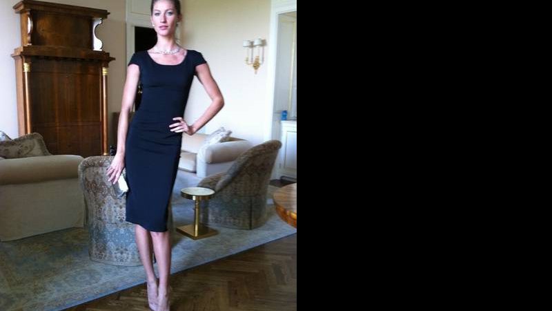 Gisele Bündchen usava vestido assinado por Victoria Beckham - Reprodução Twitter