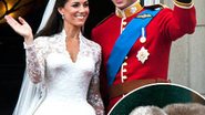 William e Catherine; no detalhe, o pequeno pinguim adotado pelo casal - Reprodução/US Weekly