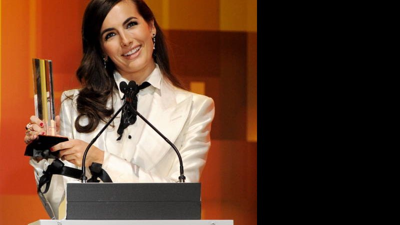 Camilla Belle recebe prêmio de ícone da moda - Getty Images