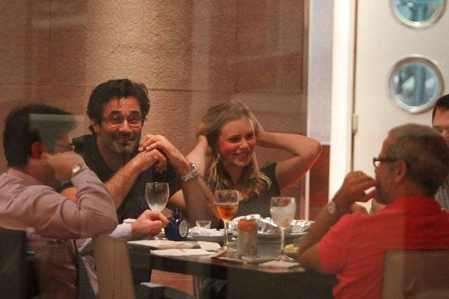 Luciano Szafir com a namorada Julia Rusatsky em um restaurante japonês na Barra da Tijuca, Rio de Janeiro - Delson Silva / AgNews