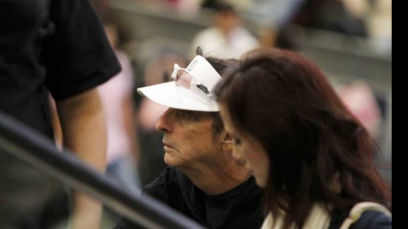 Alice Cooper no aeroporto de Congonhas, em São Paulo - Orlando Oliveira/AgNews