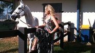 Ana Hickmann fotografa com cavalo - Reprodução / Twitter