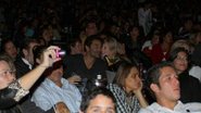 Szafir e sua namorada Julia Rusatsky, juntinhos no show do RPM - Anderson Borde / AgNews