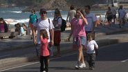 Guilherme Fontes passeia com a família no Rio de Janeiro - J. Humberto/AgNews