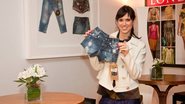 Mel Lisboa mostra o shorts que ganhou no lounge CARAS Fashion, no SPFW - Renata de Almeida