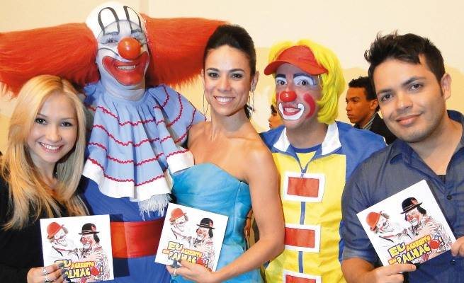 Julyana Lee, Marcelo Camata, o Bozo, Adriana Ferrari, Rodrigo da Paixão, o Xibum, e Marcelo Bandeira em lançamento de livro e CD de projeto beneficente, SP. - BIANCA TATAMIYA, CAROLINA BIRENBAUM, ELDER BUCK, JULIANA LOPES, LETÍCIA BERINGHS BARONI, MARIA TUCA FANTIN, MAURICIO BACELAR, MIDORI DE LUCA, PRISCILLA LIMA, RAFAELLA SILVA, RODRIGO JACOB E THIAGO MORAES