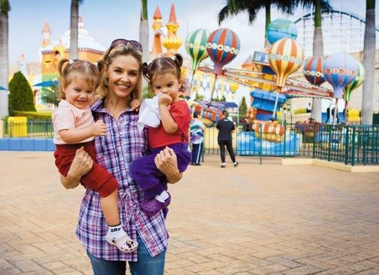 Bianca se diverte com as filhas, Sofia e Beatriz, no interior de São Paulo. - CAIO GUIMARÃES