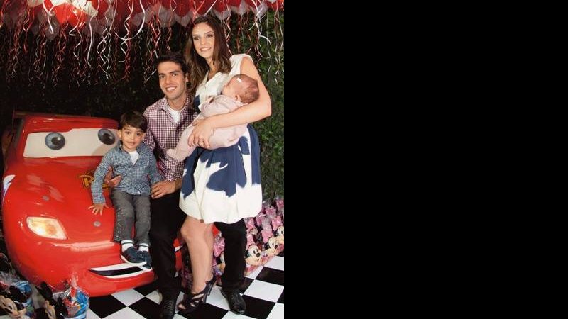 Luca, Kaká, Isabella e Carol - MANUELA SCARPA/PHOTO RIO NEWS e MARUCIA KINTSCHEV