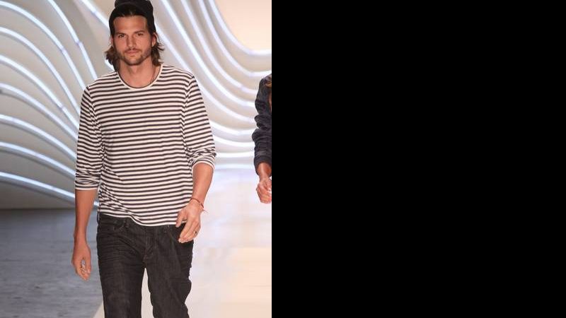 Ashton Kutcher no desfile da Colcci no SPFW - Roberto Filho / AgNews