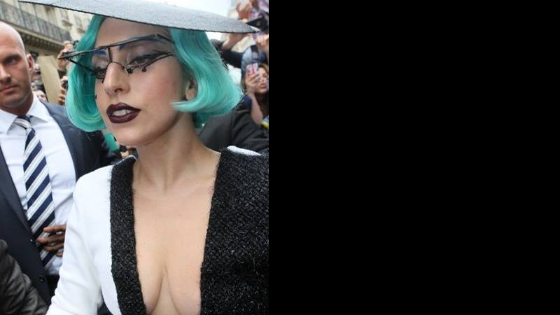 Lady Gaga com look de Pedro Lourenço em Paris - Grosby