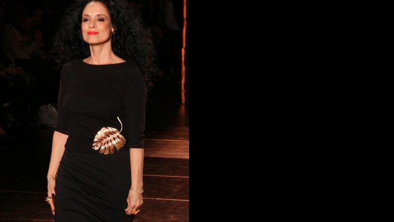 Sonia Braga desfila para Adriana Degraes - Alex Palarea/AgNews