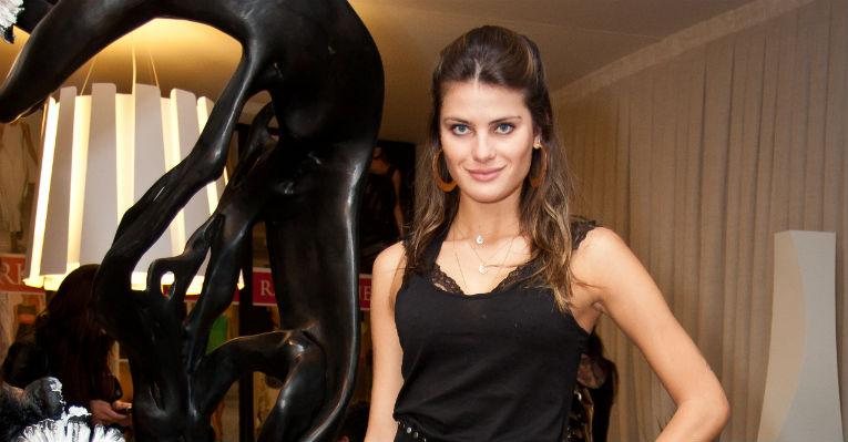 Isabeli Fontana afirma estar solteira - Renata D'Almeida