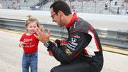 Helio Castroneves com a filha Mikaella - Divulgação