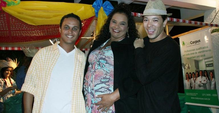 Solange Couto com o marido Jamerson Andrade e o promoter David Santiago - Graça Paes / Photo Rio News