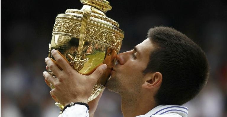 Novak Djokovic comemora título em Wimbledon - Reuters