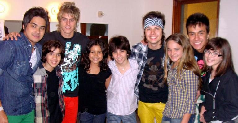 João Fernandes, Nahuana Costa, Sofia Terra, Ana Rita e os meninos da banda Restart, Pe Lanza, Pe Lu, Koba e Thomas - Divulgação