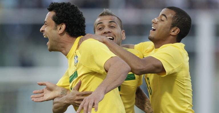 Fred comemora o gol de empate contra o Paraguai - Getty Images