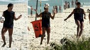 Ronaldinho Gaúcho aproveita descanso para jogar futvôlei na Barra da Tijuca - Marcos Ferreira/PhotoRio News