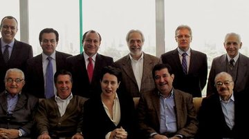 Massimo Ferrari, Carlos Henrique Nascimento, Valter Patriani, Toni Sando, Gilberto Leifert, Roland Bonadona, Murillo Grillo Sarti e Alberto de Camargo Vidigal, em pé; e Tasso Gadzanis, Raul Sulzbacher, Annie Morrissey, Willy Haas e Altino João de Barros - DIOGO CRUZ, FÁBIO BARROCAL, FECO HAMBURGER, FRANCISCO MACEDO, GUSTAVO SANNA, JULIANA CENSI, MARCO RODRIGUES, MÁRCIA QUINTAS E RENATA DIAS