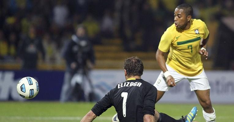 Robinho e seu novo (velho) cabelo - Reuters