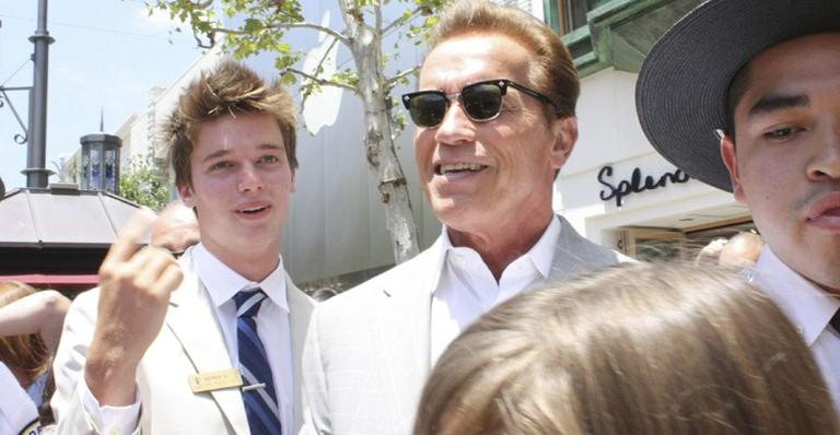 Arnold Schwarzenegger e o filho Patrick - Grosby Group