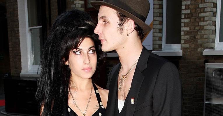 O ex-casal Amy Winehouse e Blake Fielder-Civil, em foto de junho de 2007. - Getty Images