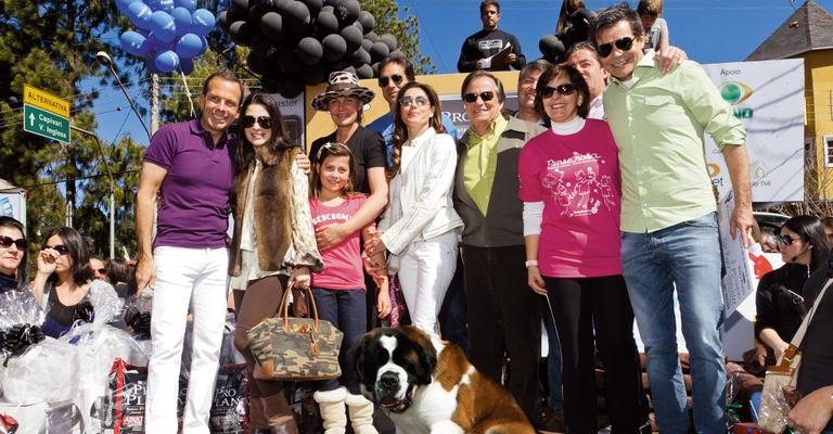 João, Ana Paula, Carolina, Bia, Vitor, Christiane, Ronnie, Luis Brinckmann, Ana Cristina, José Macedo e Marcio com Bee Fag. - RENATA D’ALMEIDA