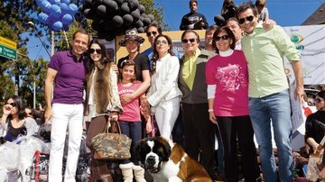 João, Ana Paula, Carolina, Bia, Vitor, Christiane, Ronnie, Luis Brinckmann, Ana Cristina, José Macedo e Marcio com Bee Fag. - RENATA D’ALMEIDA