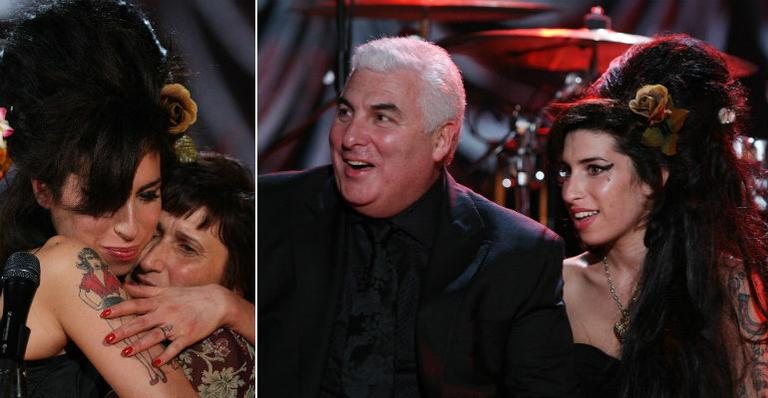 Amy Winehouse aguarda a entrega do Grammy de 2008 com o pai, Mitch, e abraça a mãe, Janis - Getty Images