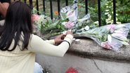 Fãs se reúnem em frente à casa de Amy - Getty Images