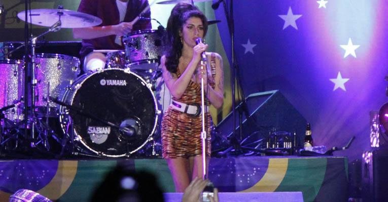 Amy Winehouse durante a turnê brasileira: cinco shows que marcaram o retorno aos palcos - AgNews