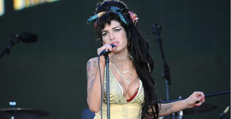 Amy Winehouse teria comprado drogas na véspera de sua morte - Getty Images