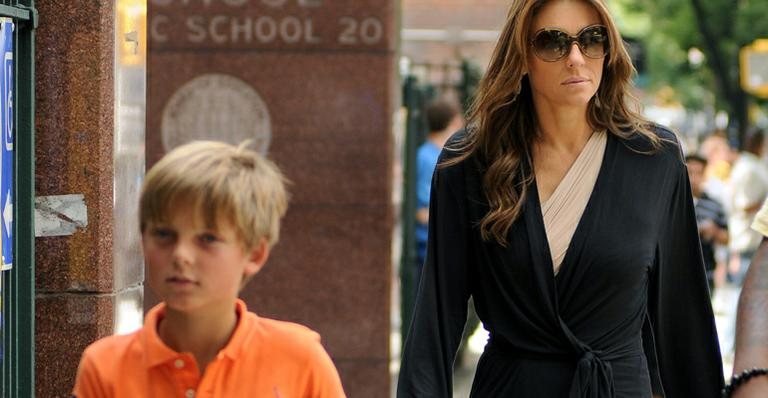 Elizabeth Hurley com o filho Damian - CityFiles