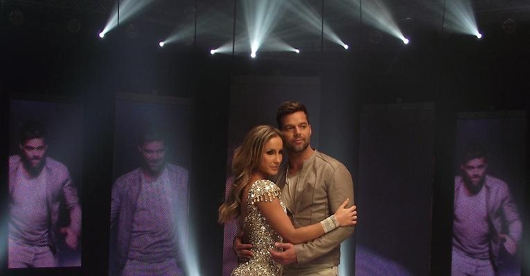 Claudia Leitte com Rick Martin durante as gravações do clipe para a música 'Samba' - Divulgação