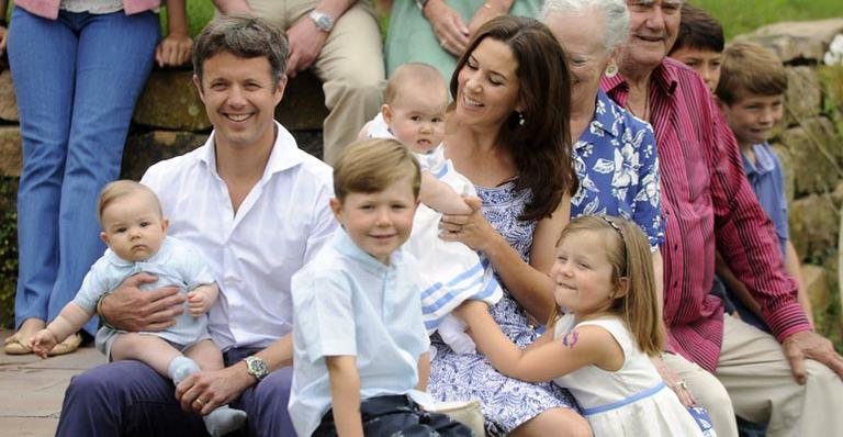 Príncipe Frederik com a mulher, princesa Mary, e os filhos, Vincent, Josephine, Christian e Isabella - Getty Images