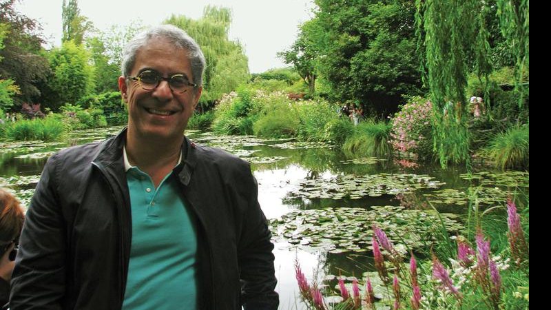 O arquiteto Antonio Ferreira Júnior passa semana de férias na Europa e conhece os jardins de Giverny, França.