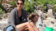 Halle Berry com a filha Nahla - GrosbyGroup