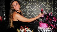 Ex-BBB Michelly festeja aniversário - Celso Akin / AgNews