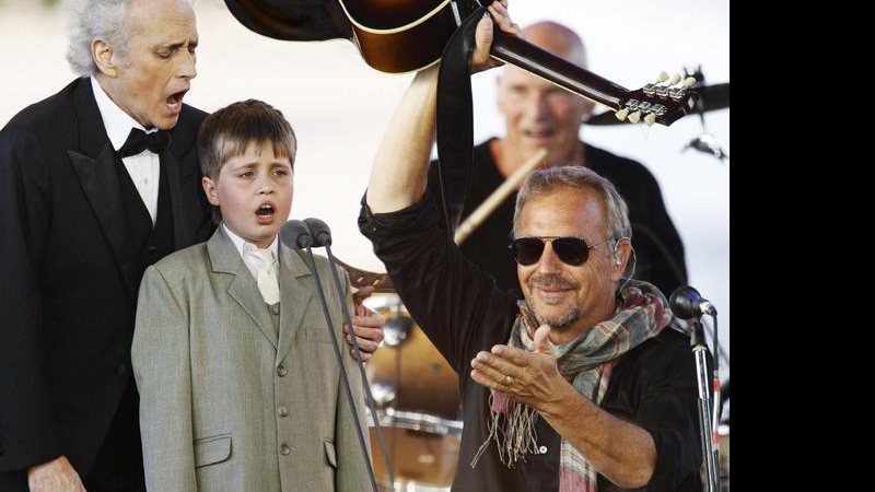 Carreras e Costner. - Quebeuer Reuters