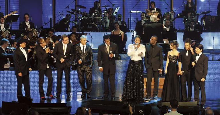 Dupla festeja 40 anos de carreira e grava DVD com orquestra em SP - Samuel Chaves