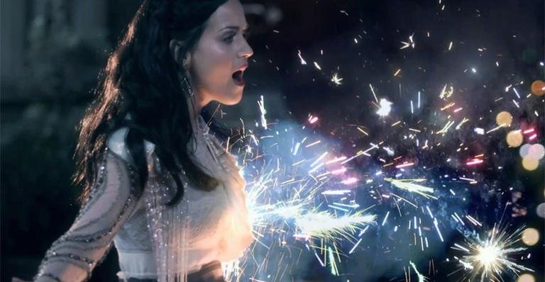 Katy Perry em 'Firework' - Reprodução