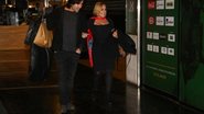 Susana Vieira e Sandro Pedroso passeiam por shopping carioca - Daniel Delmiro / AgNews