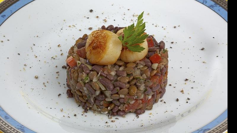 Salada quente de vieiras e lentilha - André Ctenas