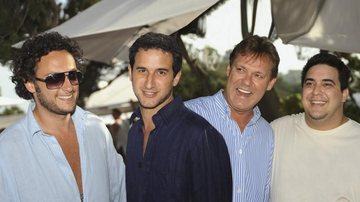 André Sada, Daniel Fonseca, Eloi Kummetz e André Marques curtem festa em Ibiza, Espanha.