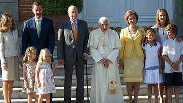 Família real da Espanha com o Papa Bento XVI - Getty Images