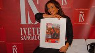 Ivete Sangalo com o presente que ganhou da equipe de CARAS - Fábio Miranda/ Opção Fotografia