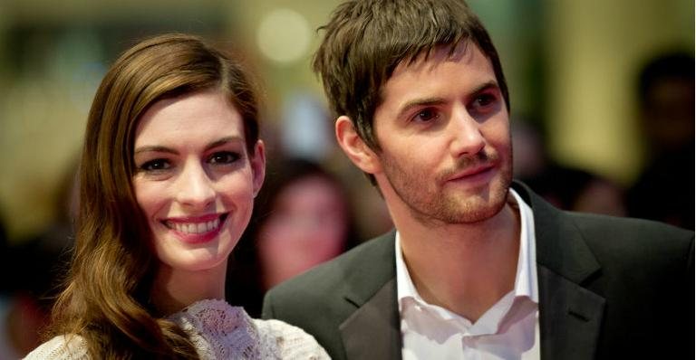 Anne Hathaway e Jim Sturgess em première em Londres - Getty Images