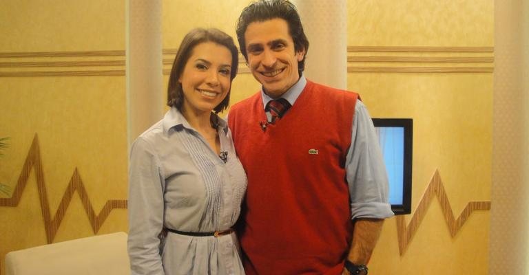 Silvana Cavalheiro fala com o psicólogo Alexandre Bez na atração da Rit TV, SP.